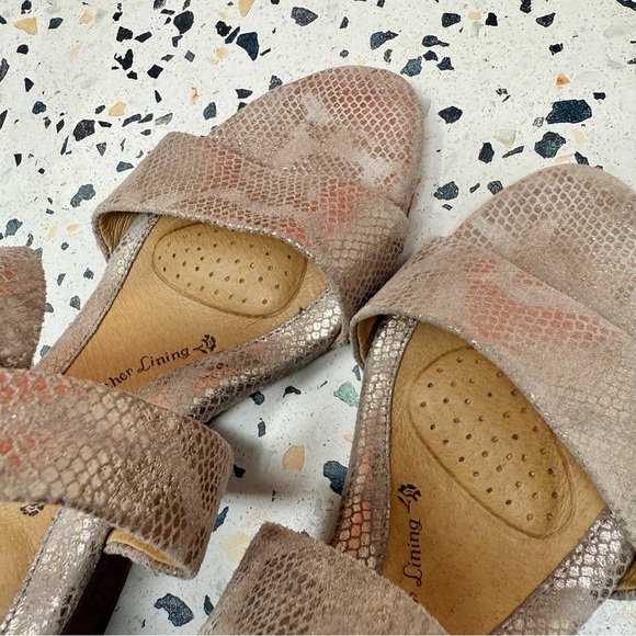 NEW Sofft Mauldin Bisto Taupe Ankle Strap Women’s Comfort Wedge Sandals Sz 8 - Picture 4 of 12